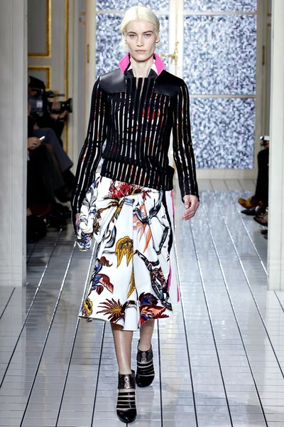 Look 8